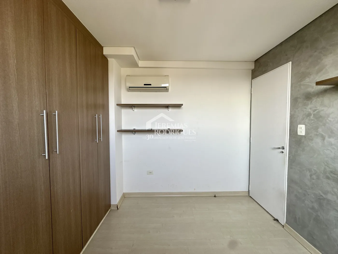 Apartamento com 3 dormitórios, 125 m² - Edifício Jabuticabeiras - Taubaté/SP.