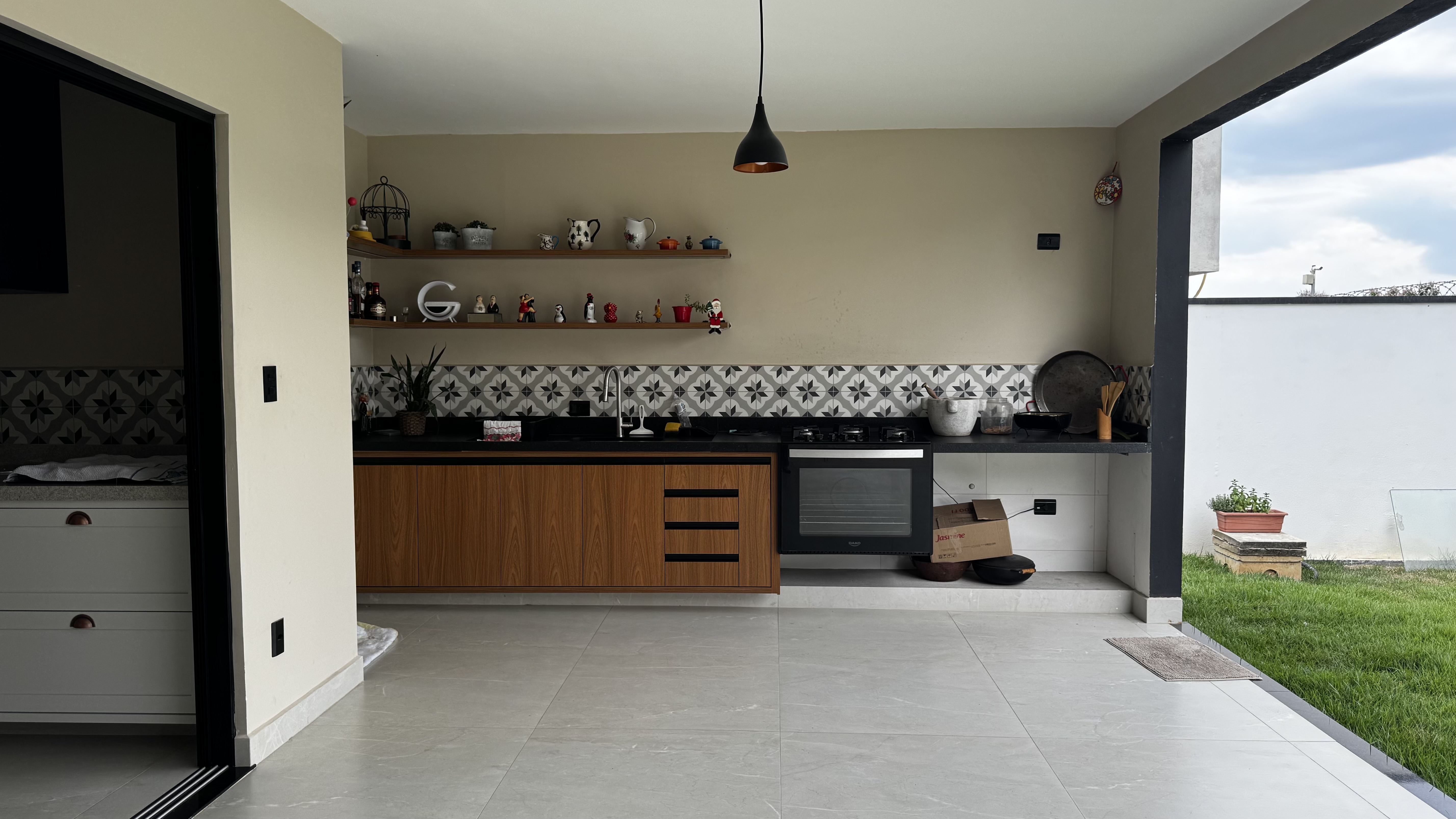 Casa à venda com 3 dormitórios no Condomínio Reserva Bonsucesso em Pindamonhangaba/SP.