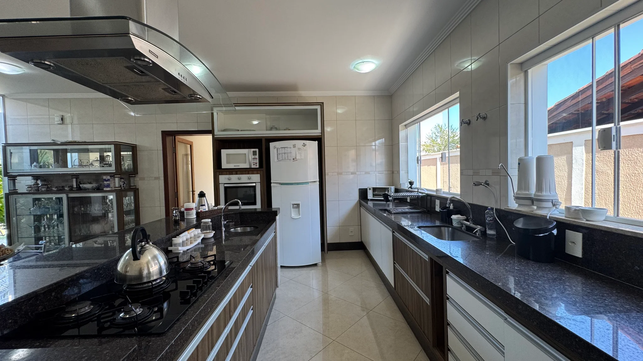 Casa com 4 suítes para venda e locação no Condomínio Village Paineiras em Pindamonhangaba/SP