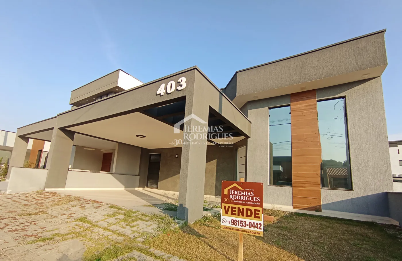 Casa à venda com 3 dormitórios no Condomínio Morada do Visconde em Tremembé/SP.