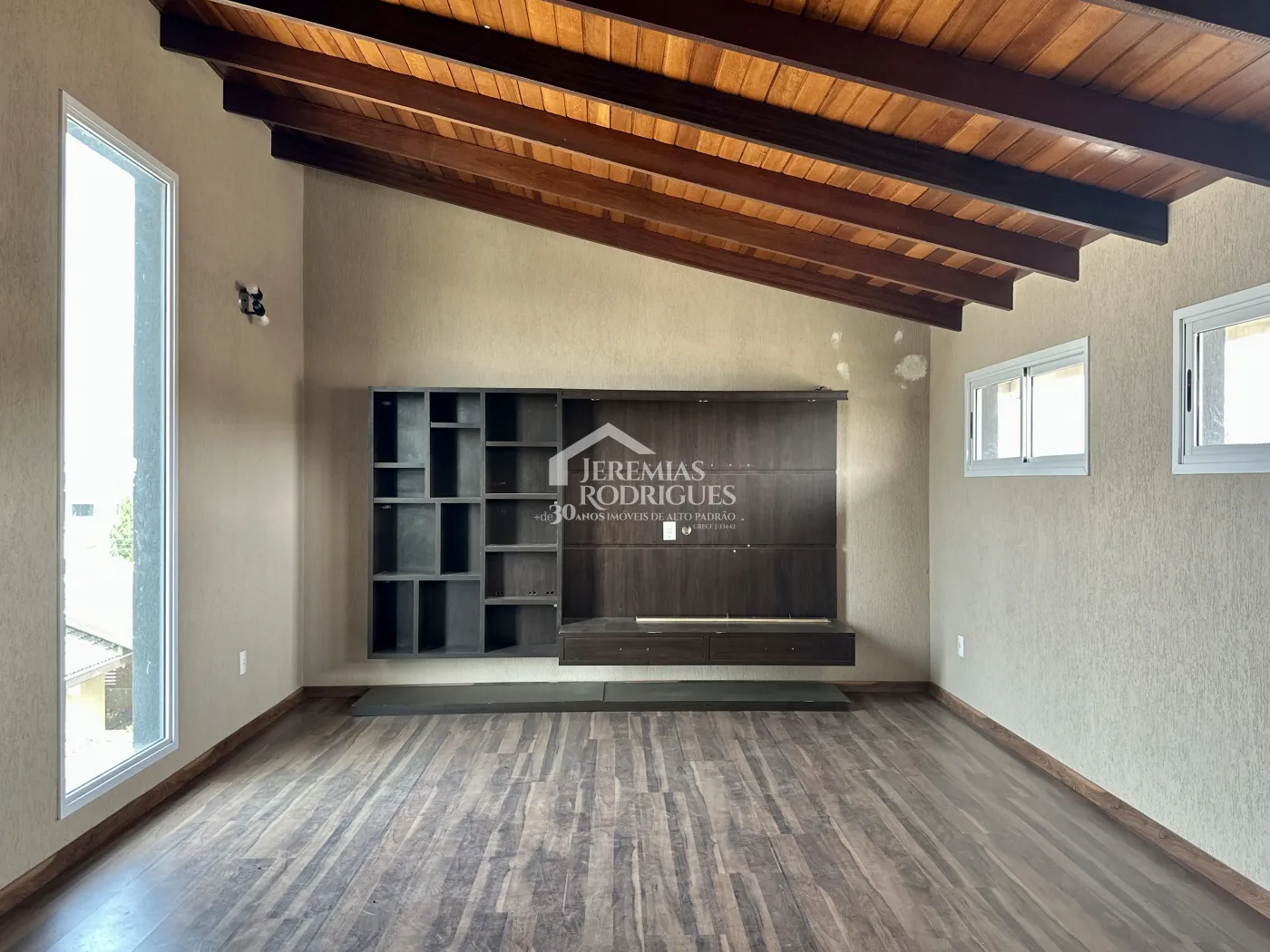 Sobrado com 3 dormitórios, 302 m2 - Condomínio Campos do Conde II - Tremembé/SP.