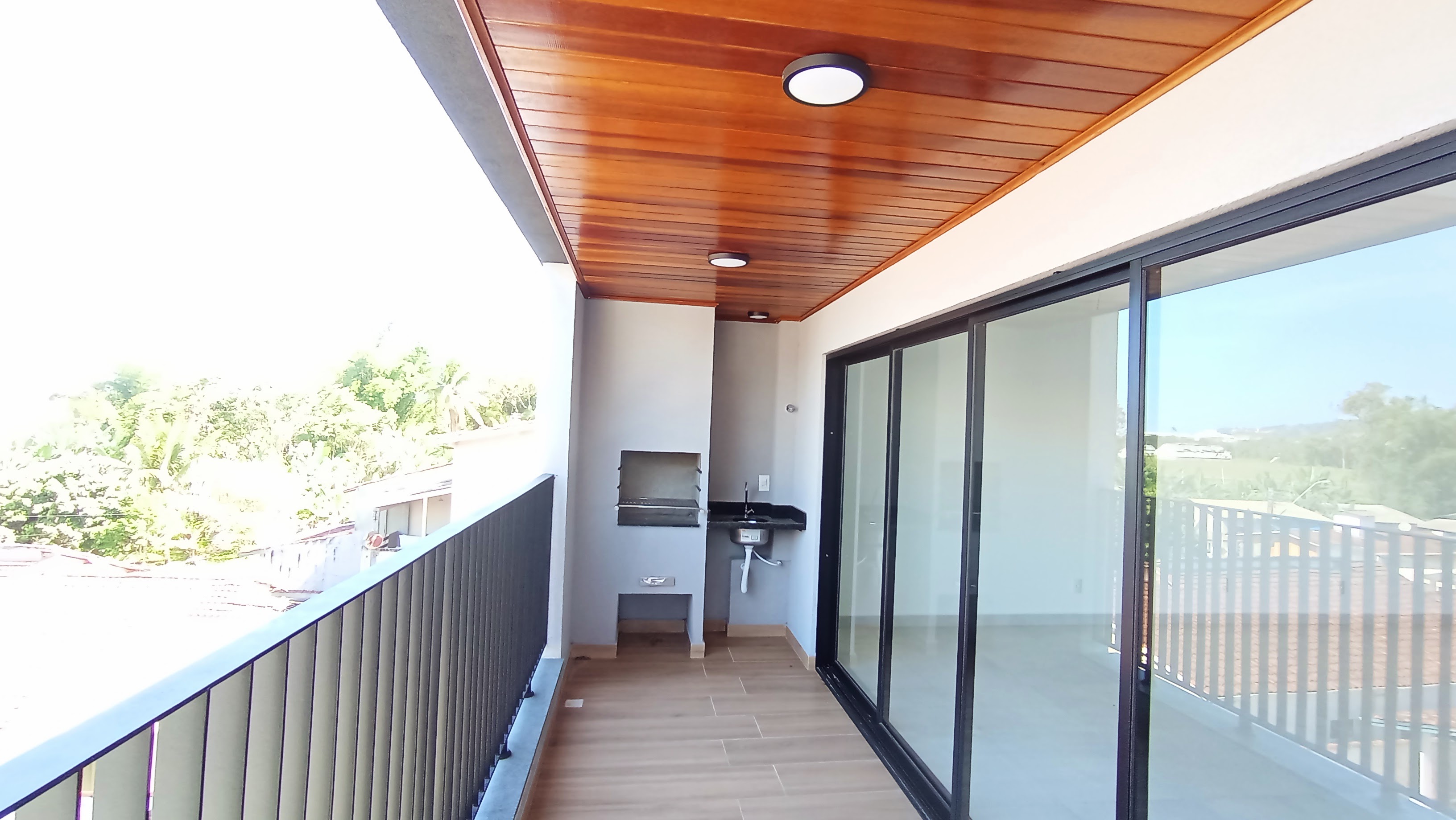 Apartamento à venda com 3 suítes, 124 m² no Edifício Residencial Apoema em Ubatuba/SP.