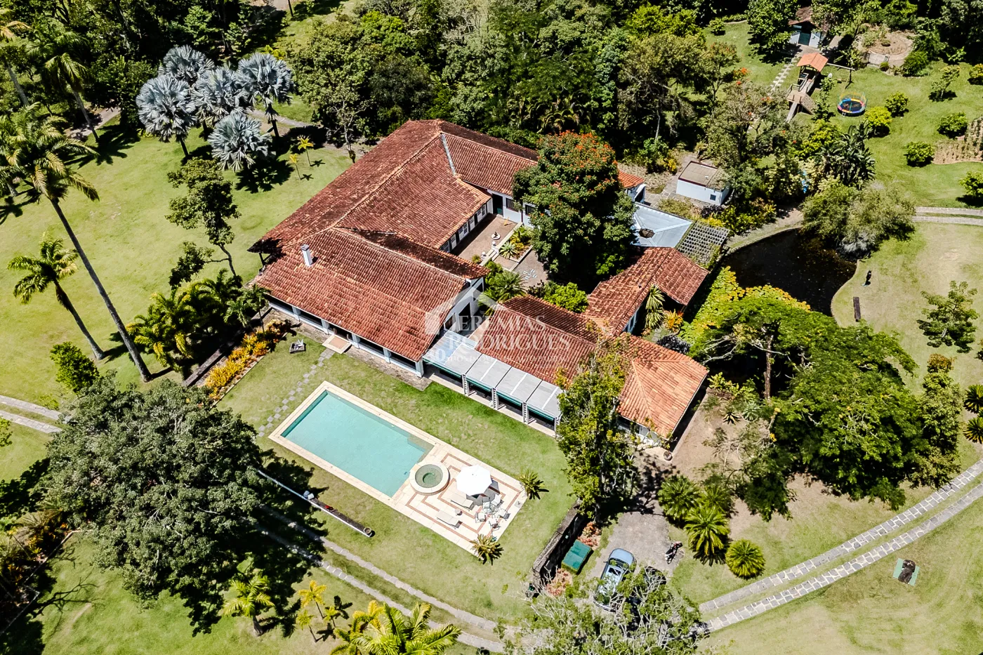 Fazenda à venda com 3.389.000,00 m² em Piraí/RJ.