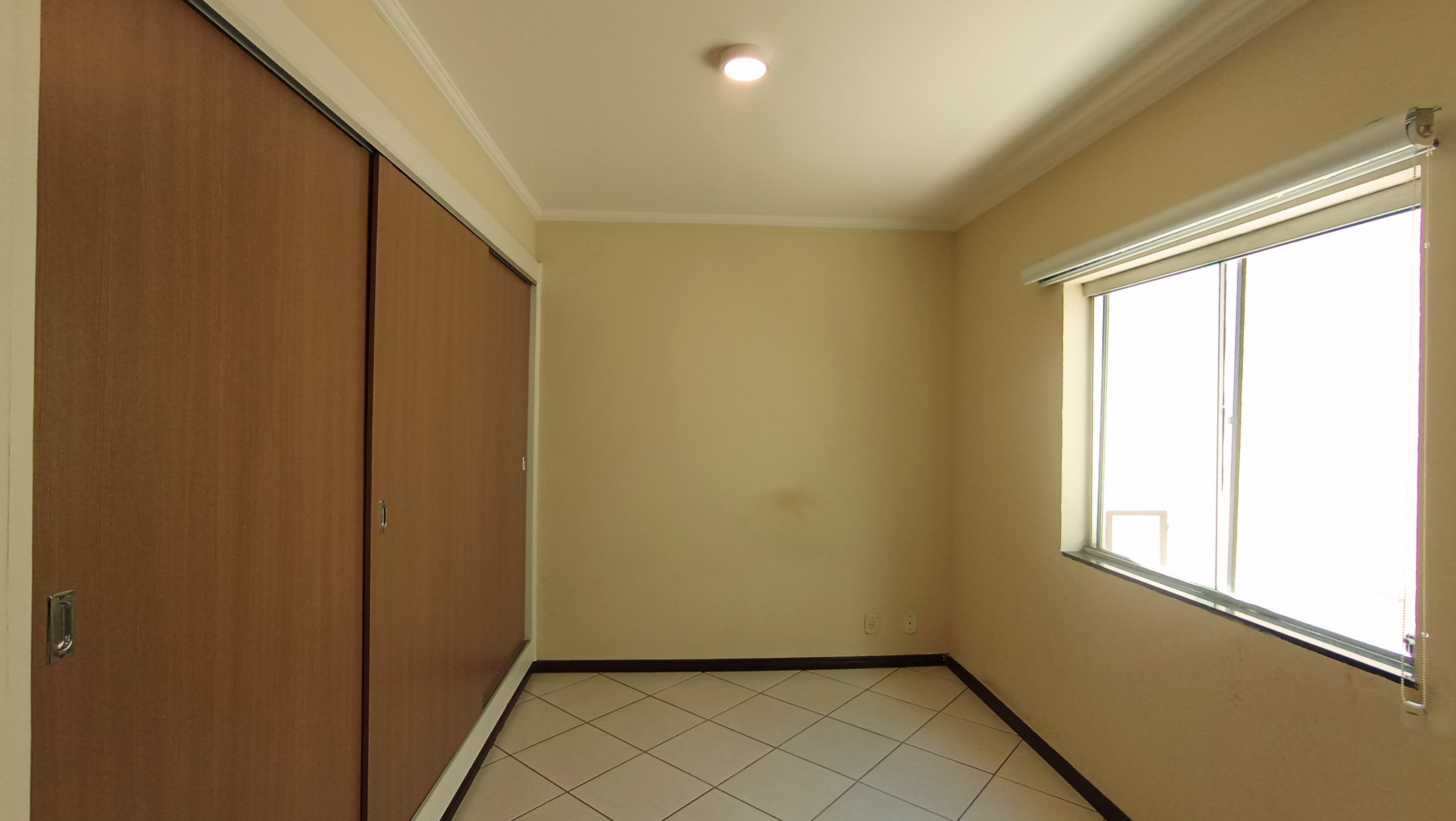 Casa para venda e locação com 3 dormitórios no Condomínio Vale dos Príncipes em Taubaté/SP.