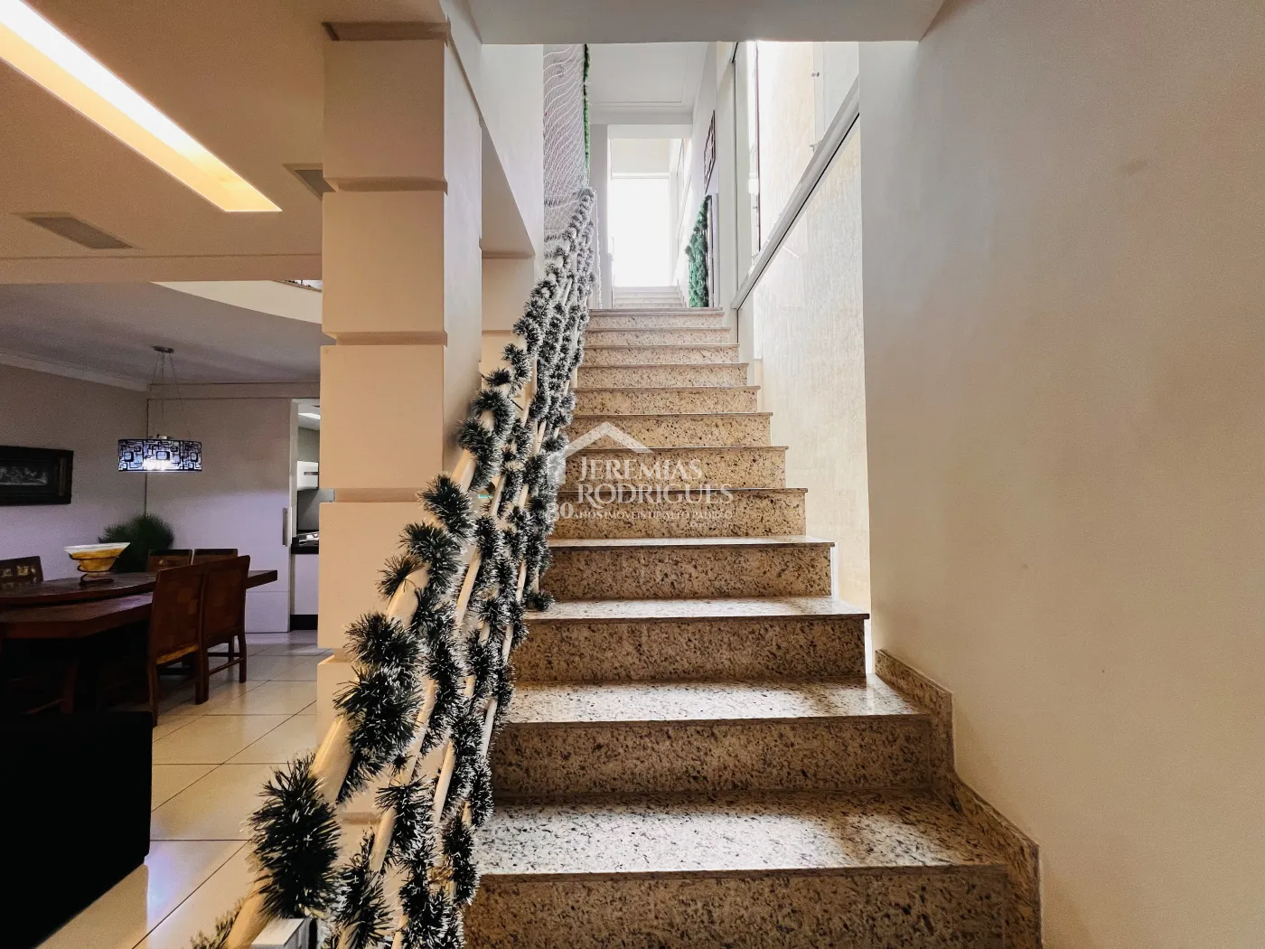 Casa com 4 dormitórios, 394 m² - Alto São Pedro - Taubaté/SP.