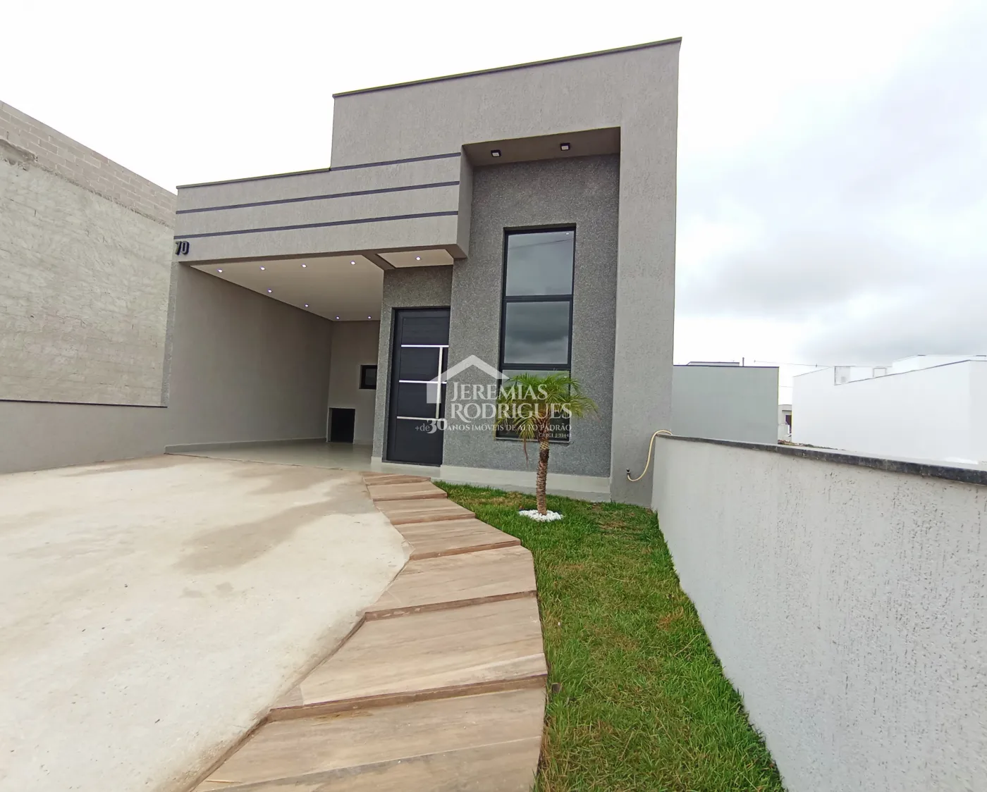 Casa à venda com 3 dormitórios no Condomínio Bosque da Imperatriz em Pindamonhangaba/SP.
