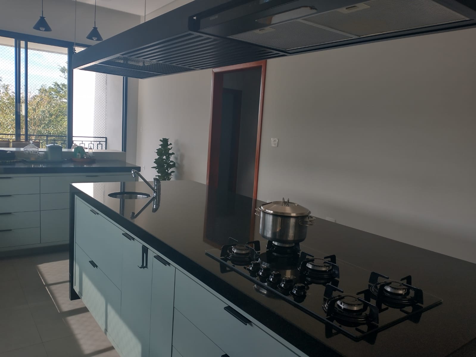 Casa à venda com 3 suítes no Condomínio Reserva dos Lagos em Pindamonhangaba/SP.