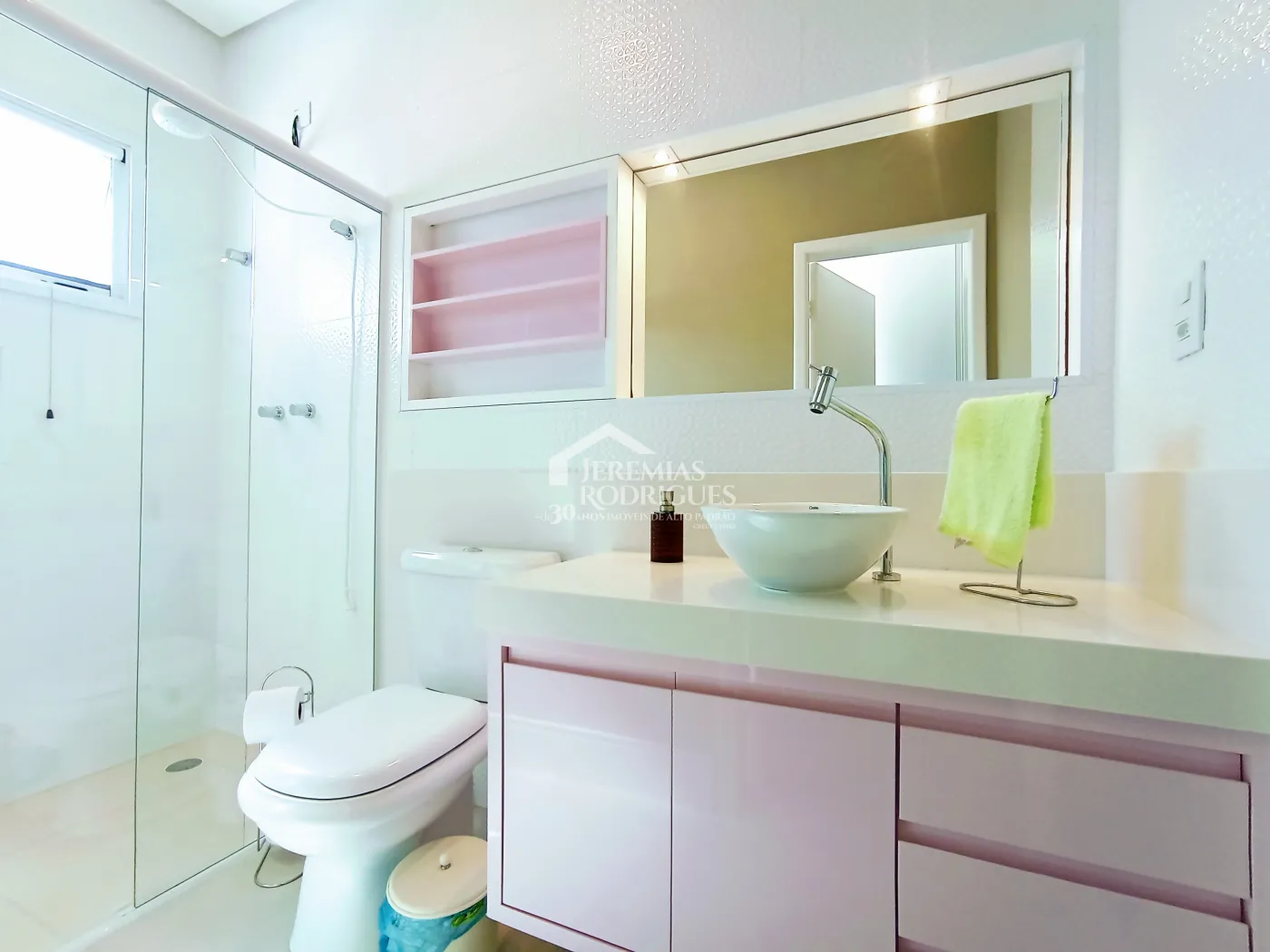 Casa à venda com 4 suítes no Condomínio Altos da Serra VI em São José dos Campos/SP