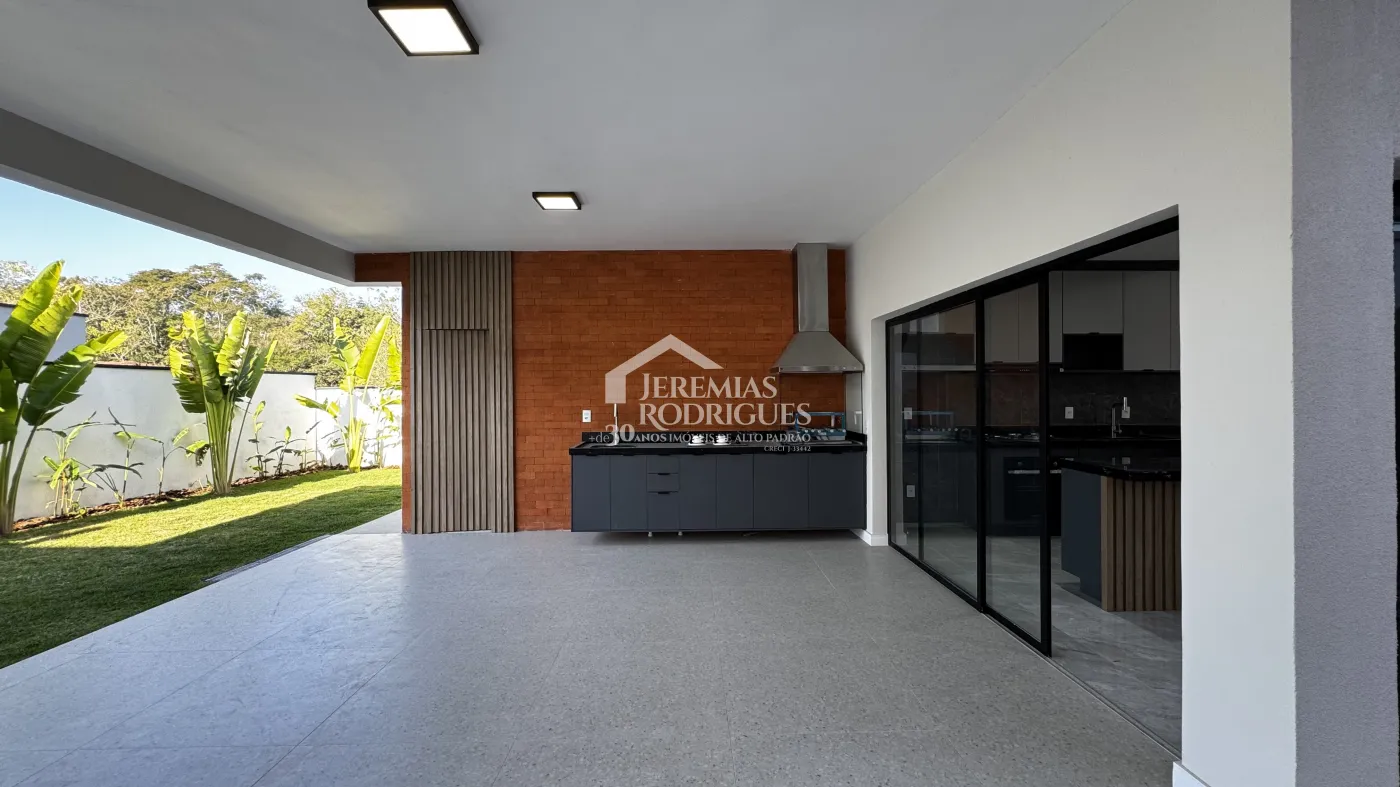 Casa à venda com 3 suítes no Condomínio Reserva dos Lagos em Pindamonhangaba/SP.