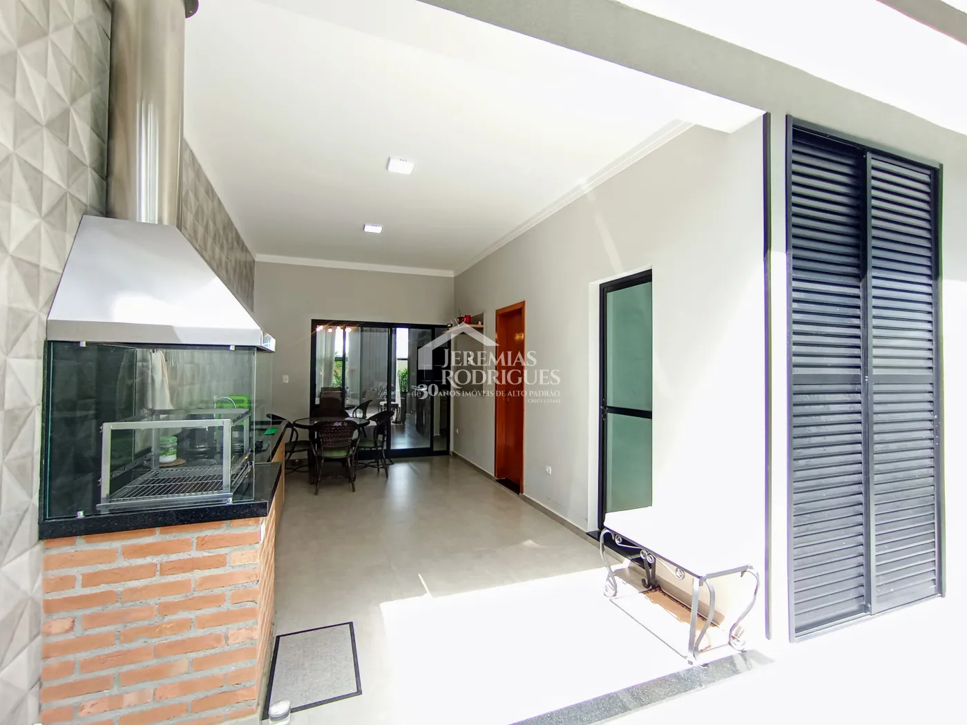 Casa à venda com 3 dormitórios no Condomínio Morada do Visconde em Tremembé/SP.