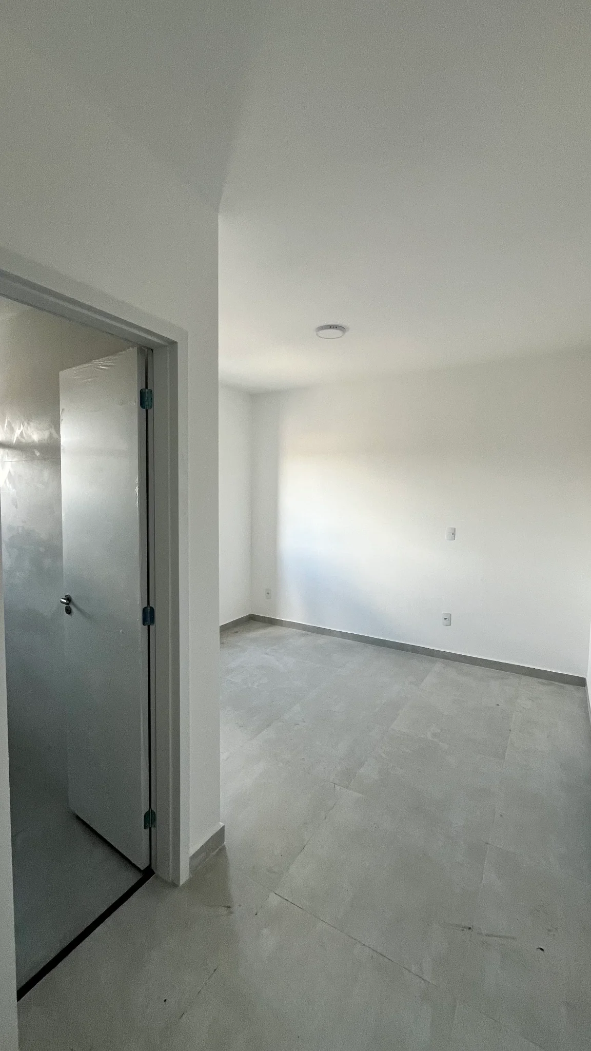 Apartamento no Edifício Santiago em Pindamonhangaba com localização privilegiada