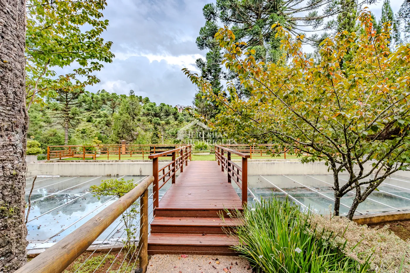 Casa para venda com 5 suítes no Condomínio Villandry em Campos do Jordão/SP