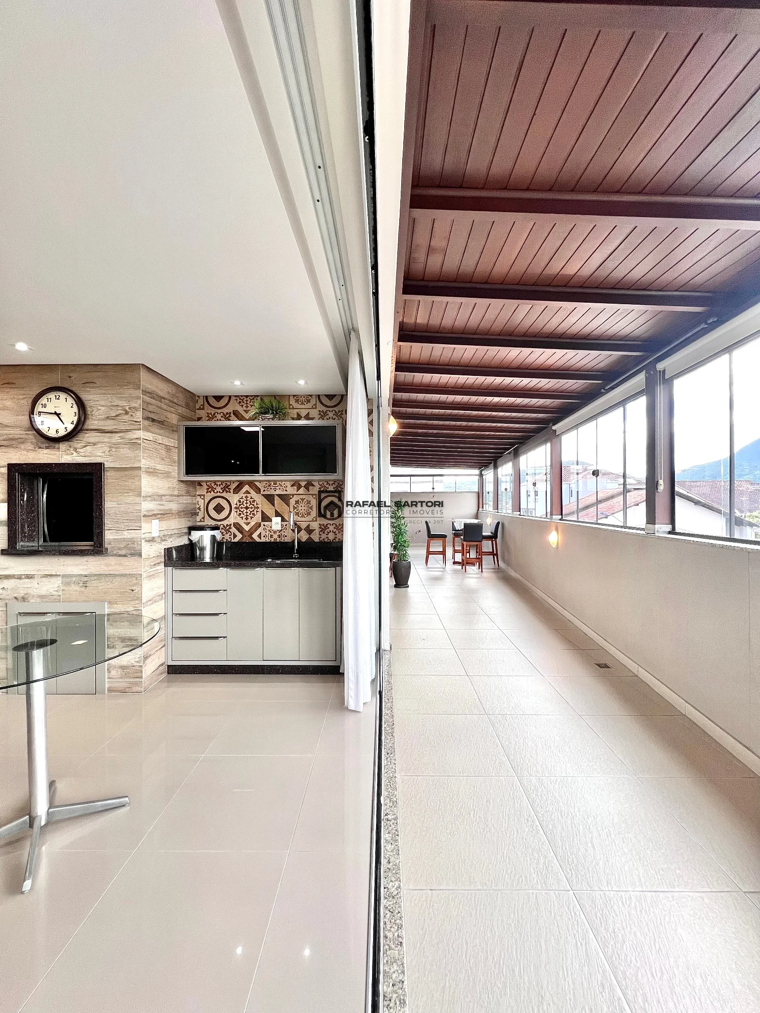 APARTAMENTO AMPLO NO CENTRO DE GUARAMIRIM