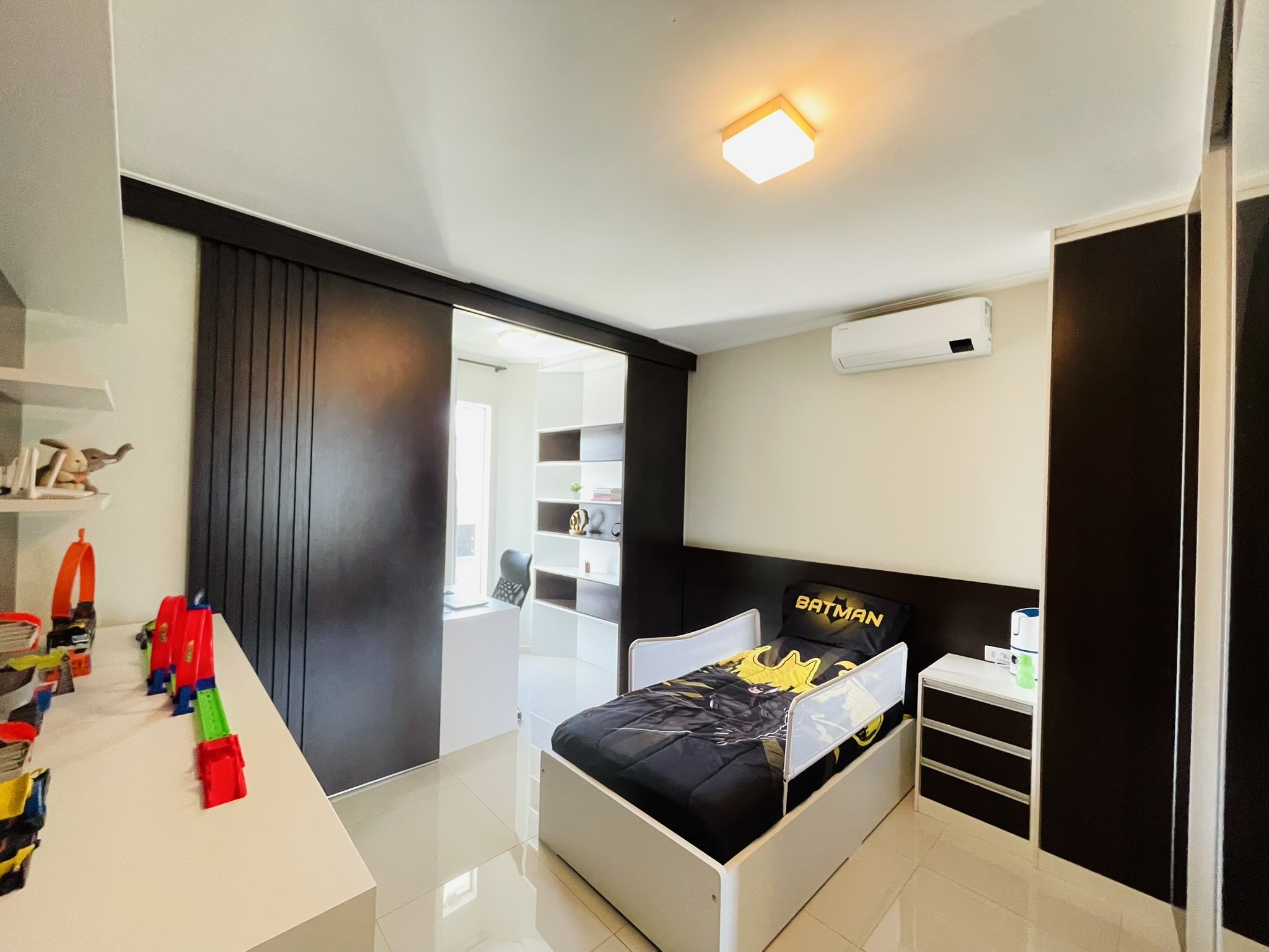 Casa à venda com 3 dormitórios no Condomínio Moema Ville em Pindamonhangaba/SP.