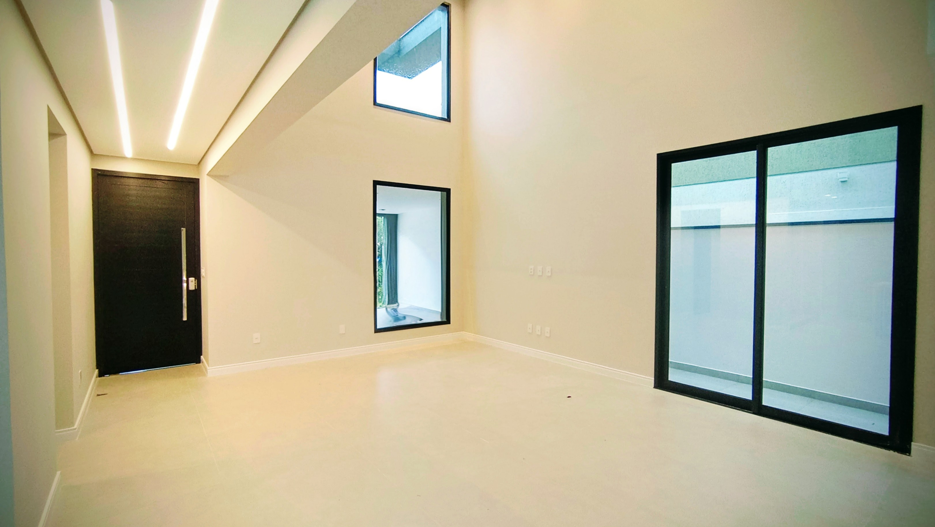Casa à venda com 4 suítes no Condomínio Green Park em Taubaté/SP. 