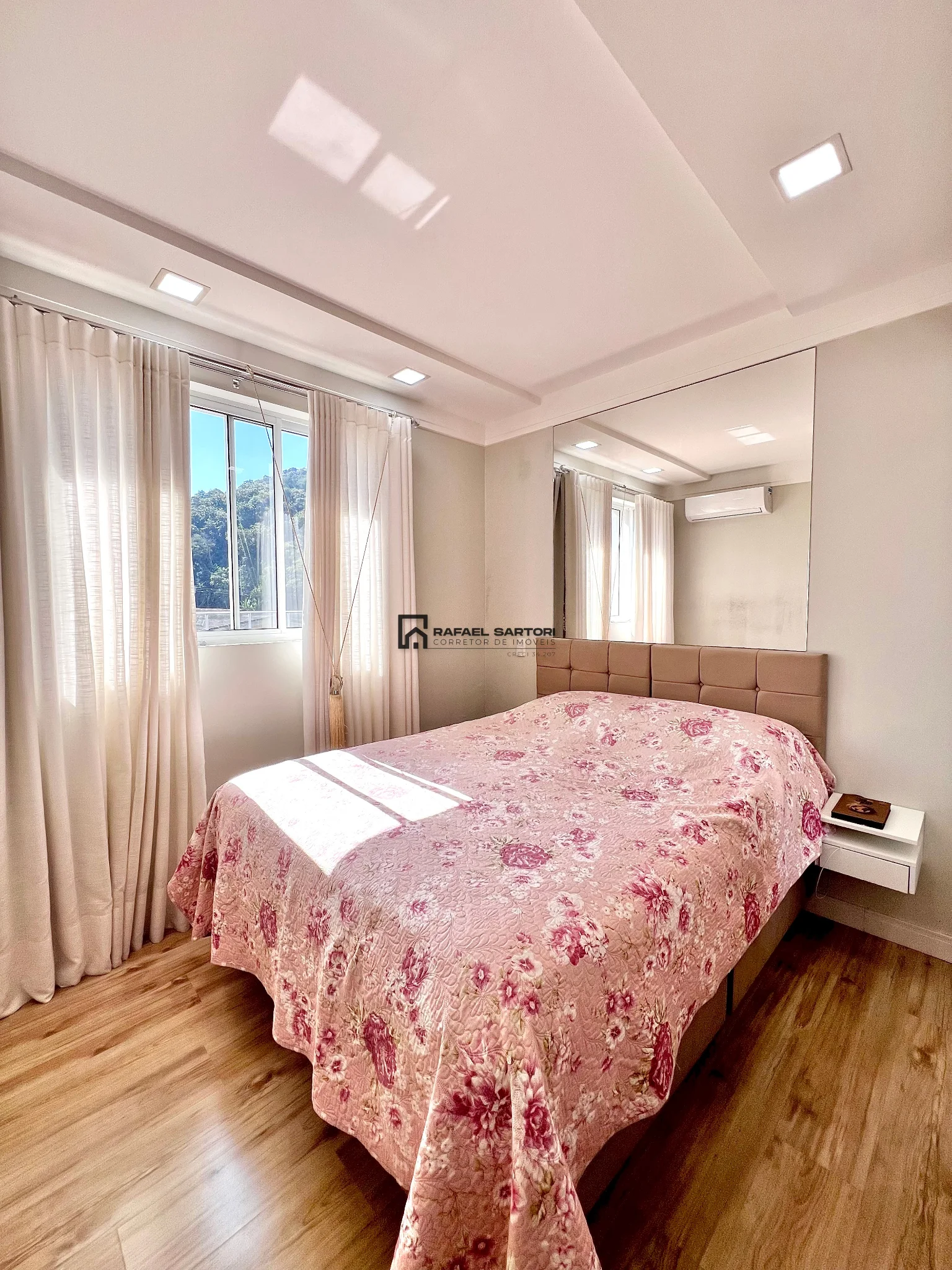 APARTAMENTO COM DECK PRIVATIVO