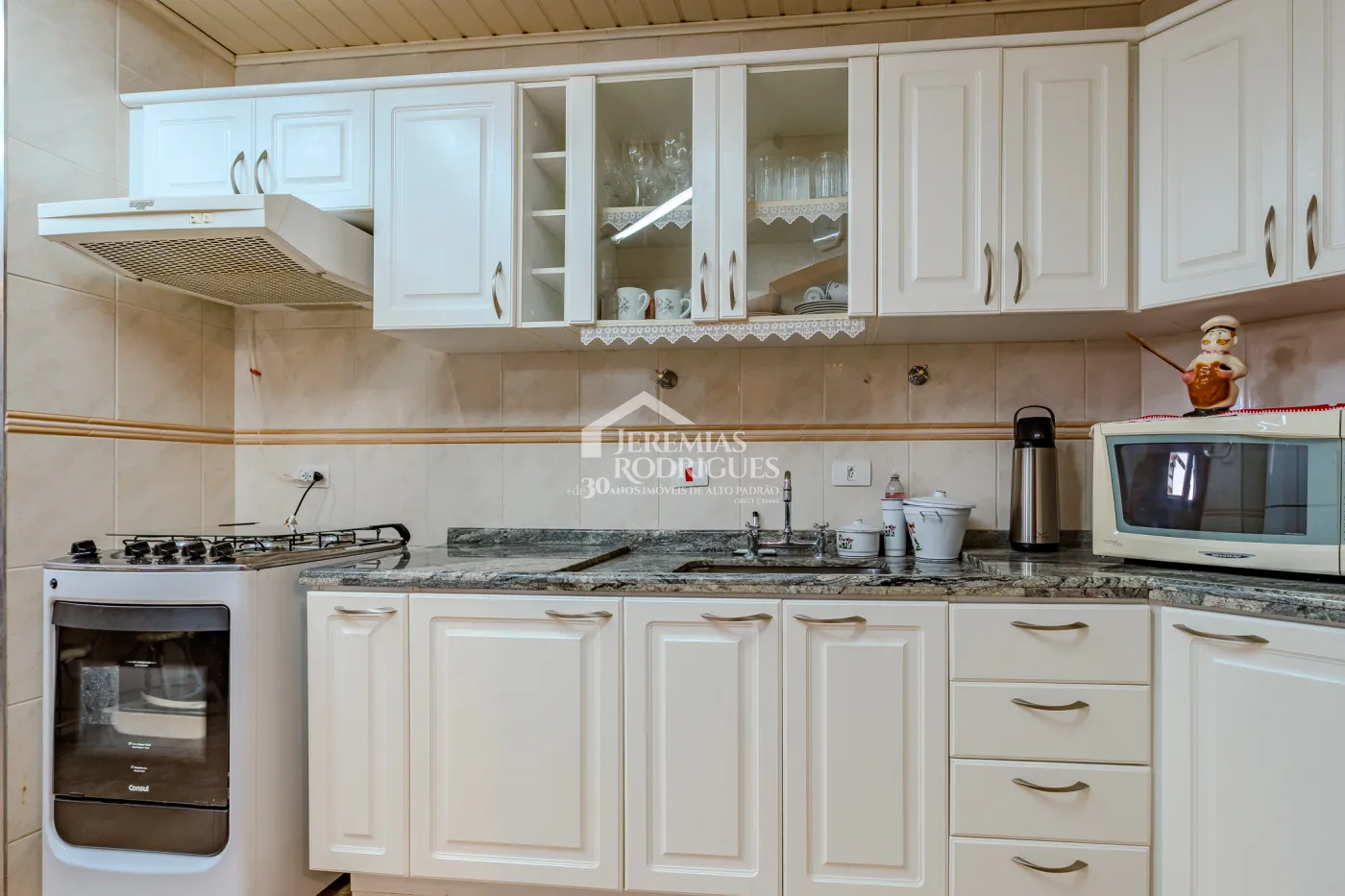 Apartamento à venda com 4 dormitórios, 295 m² no Edifício Solar Bela Vista em Campos do Jordão/SP