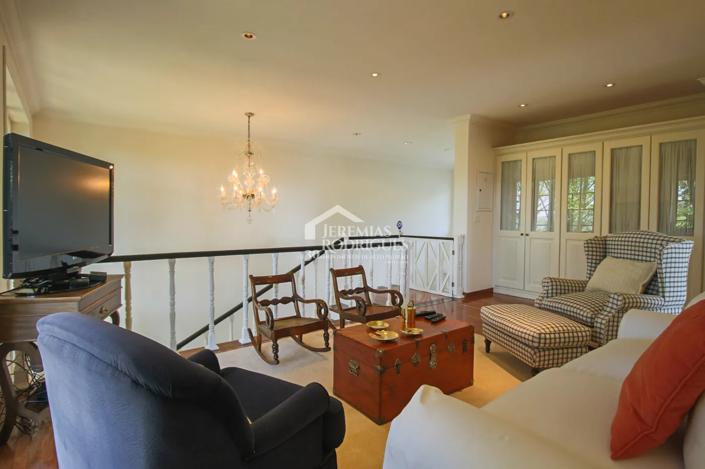 Sobrado com 6 suítes, 615 m² - Vila Inglesa - Campos do Jordão/SP.