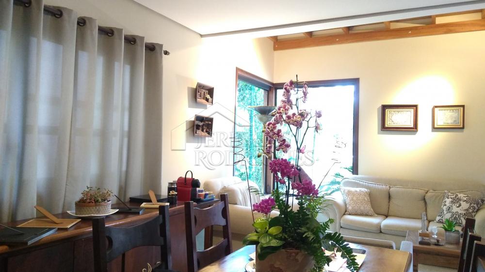 Casa à venda com 4 dormitórios no Condomínio Taubaté Village em Taubaté/SP. 