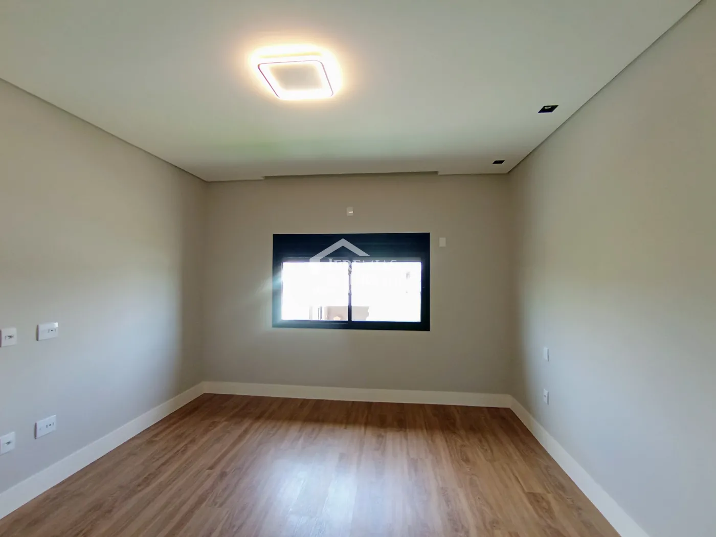 Casa para venda com 4 dormitórios no Condomínio Village Splendore em Pindamonhangaba/SP