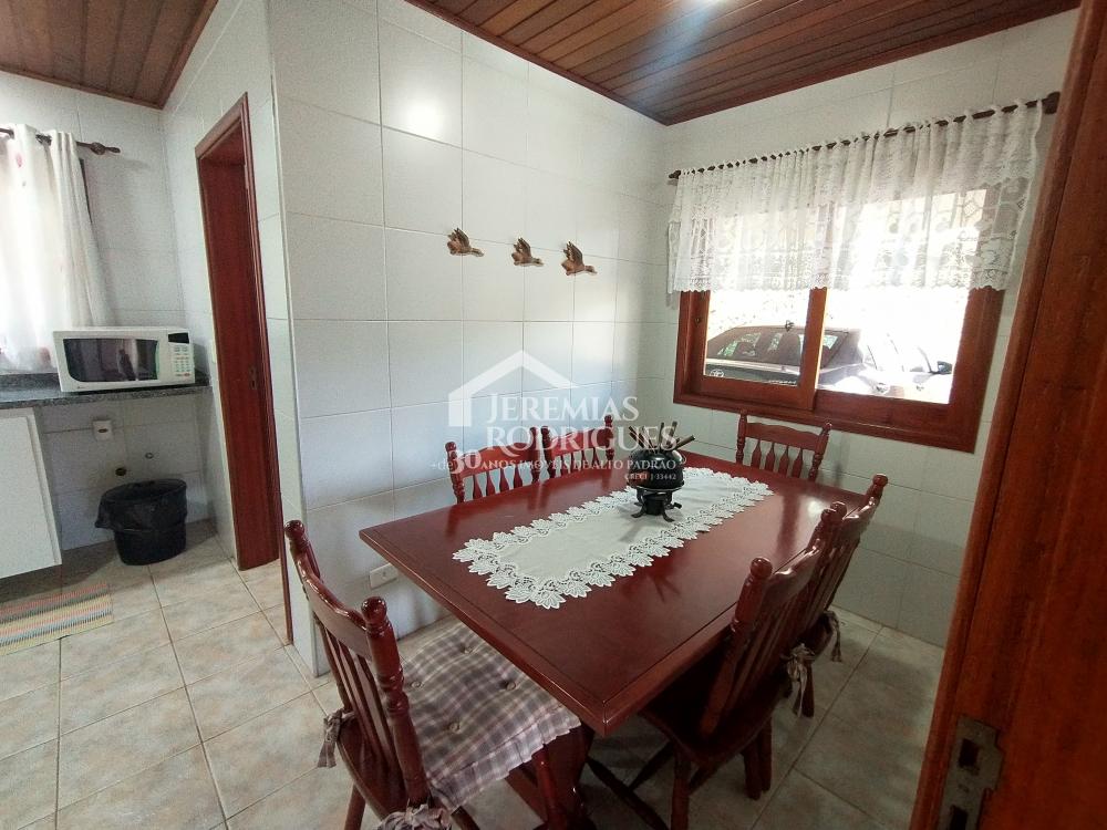 Casa com 4 suítes, 204 m² - Condomínio Jardim Véu da Noiva - Campos do Jordão/SP