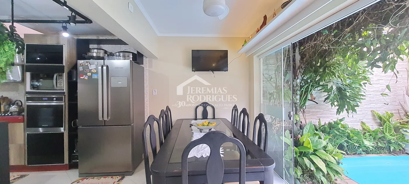 Casa para locação com 5 dormitórios no Centro em Taubaté/SP.