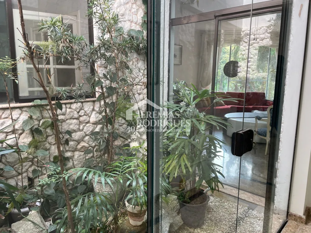 Casa com 6 suítes, 575 m² - Condomínio Quinta das Flores - São José dos Campos/SP.