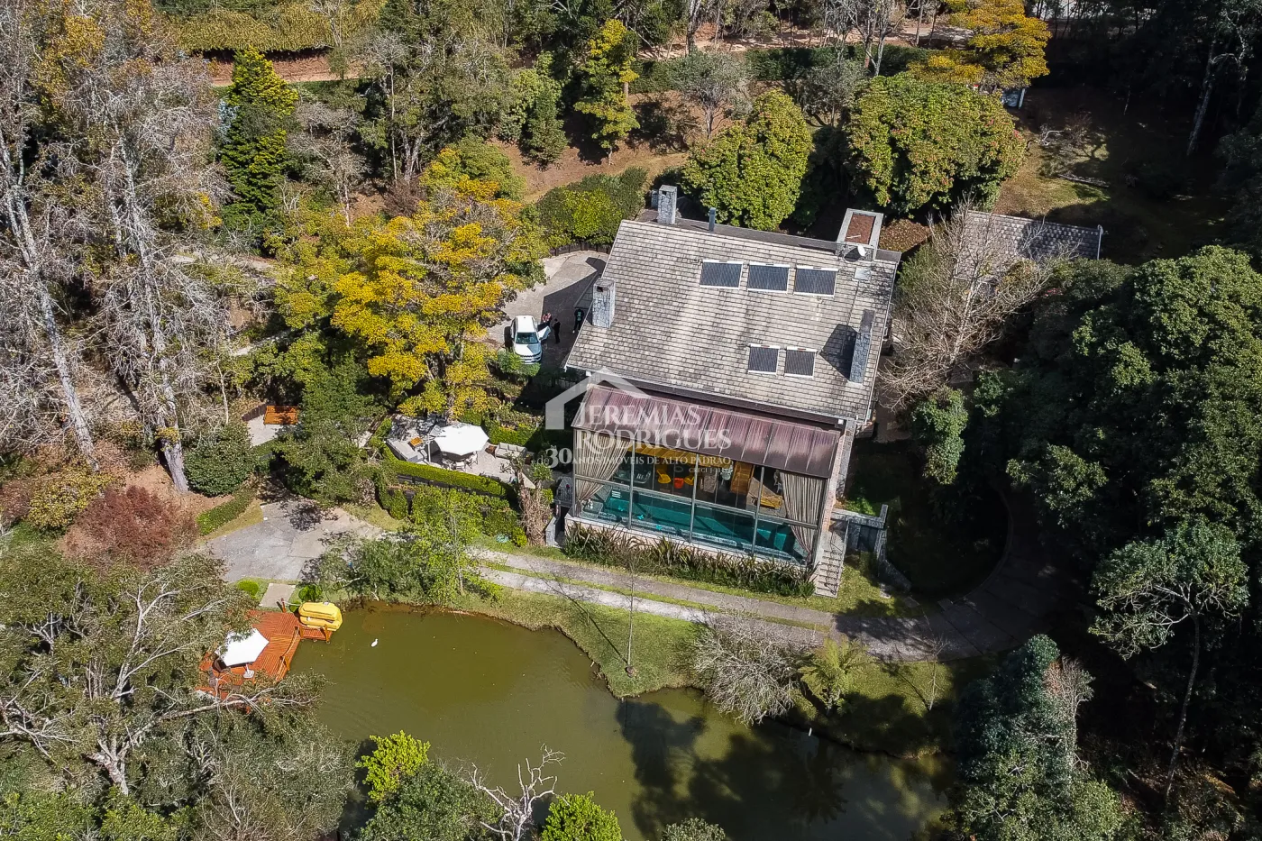 Casa com 7 suítes, 770 m² - Pedra do Fogo - Campos do Jordão/SP.