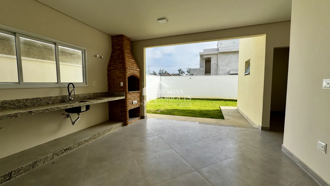 Casa à venda no Condomínio Reserva Bonsucesso em Pindamonhangaba/SP