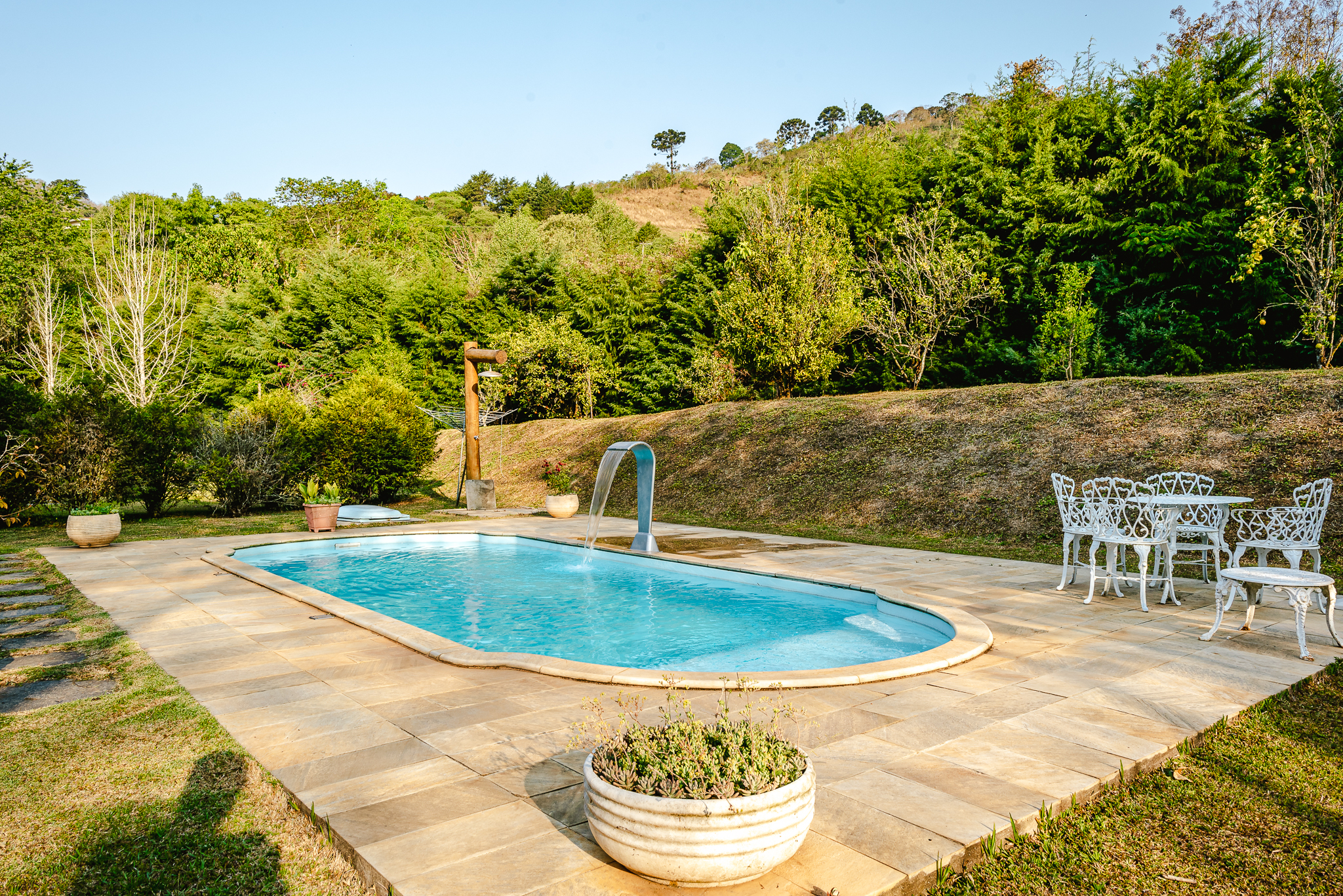 Casa à venda com 4 suítes no Condomínio Country Club em Santo Antônio do Pinhal/SP.
