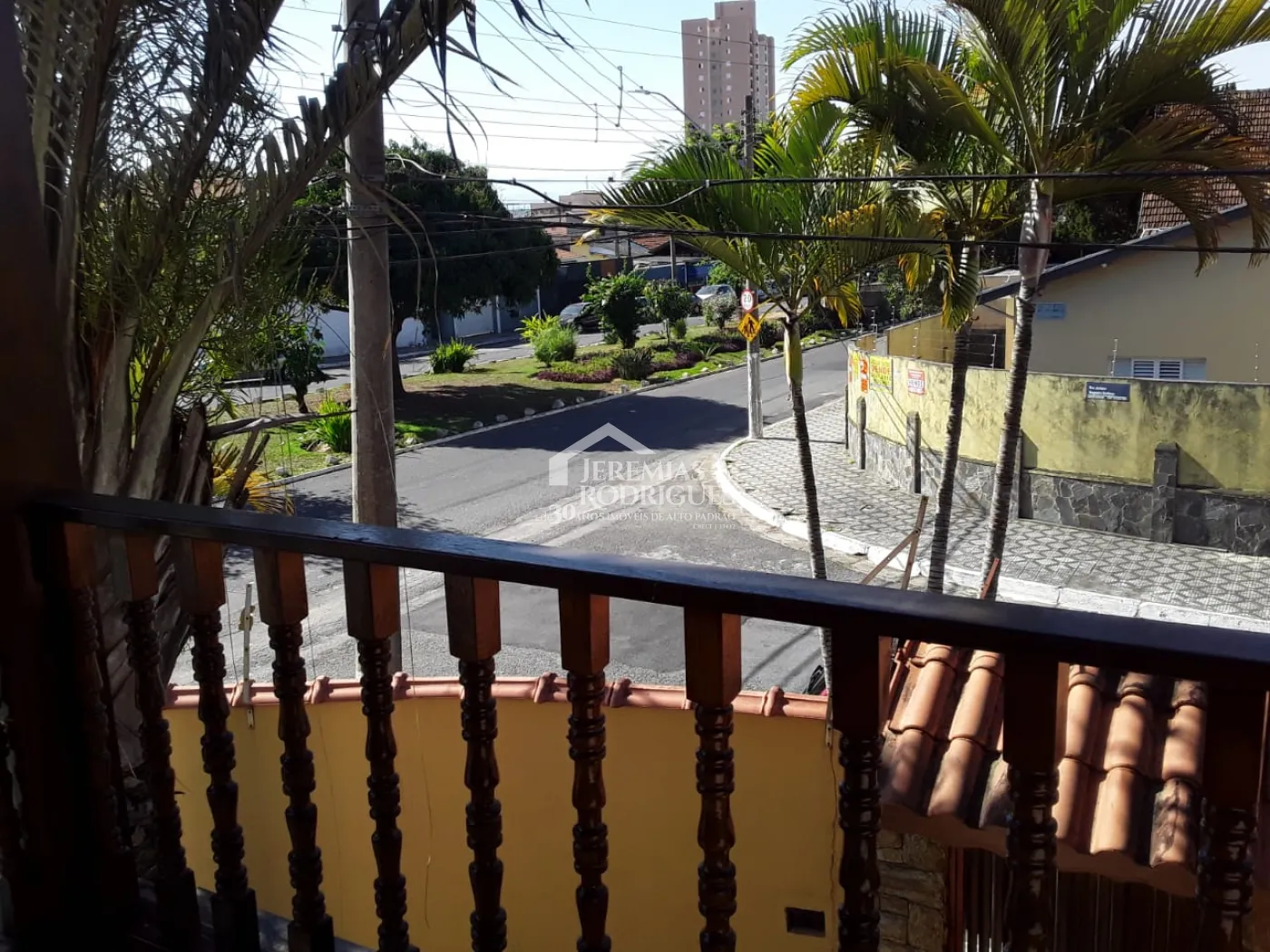 Casa sobradada à venda com 3 dormitórios no bairro Jardim Morumby em Taubaté/SP