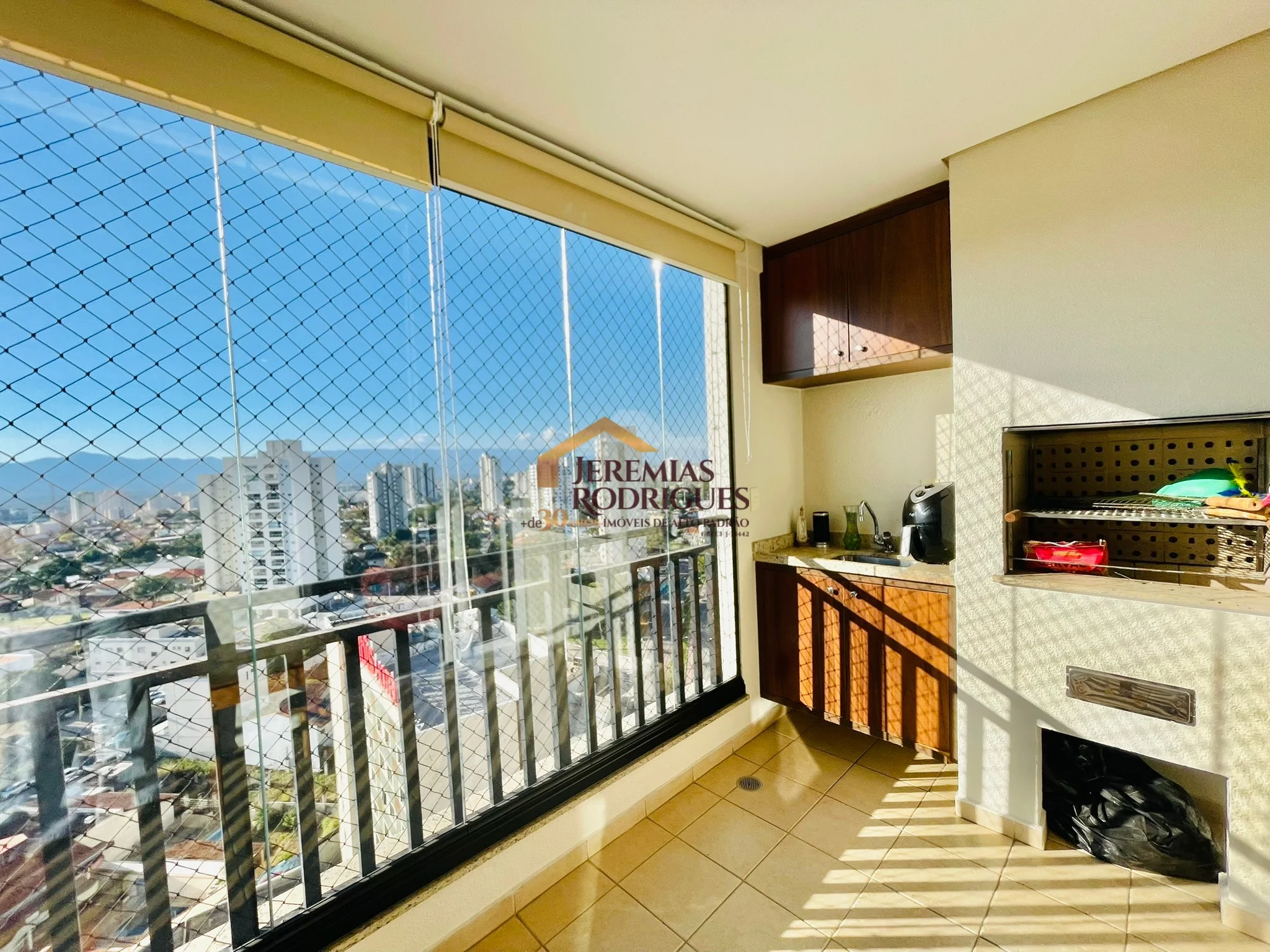 Apartamento à venda no Edifício Sauípe em Taubaté/SP.