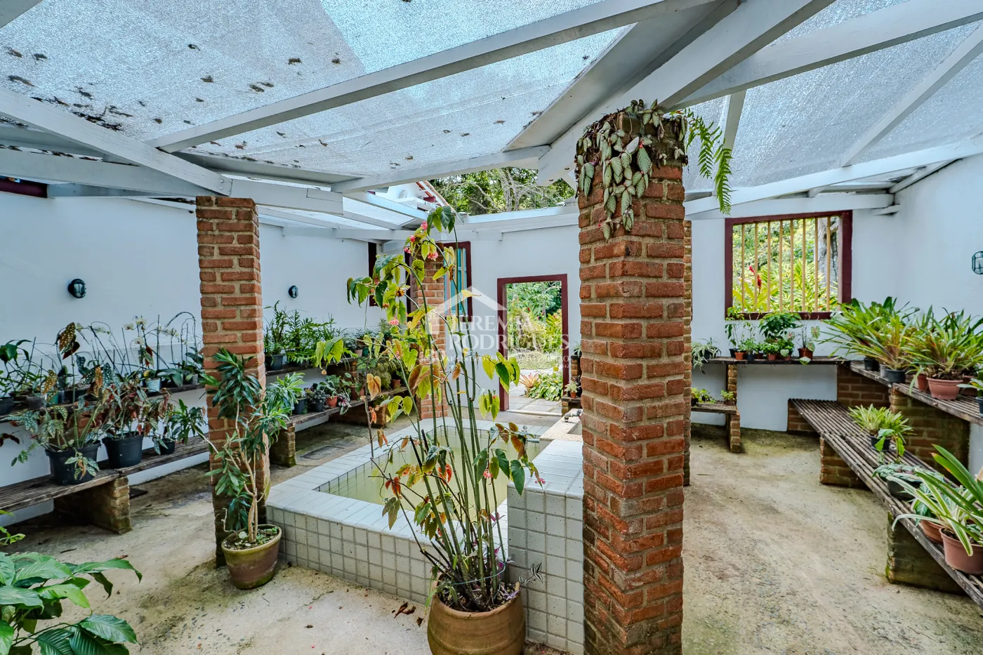 Fazenda à venda com 3.389.000,00 m² em Piraí/RJ.