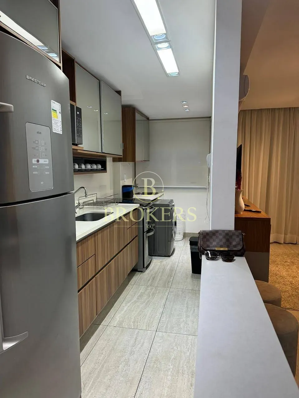 Apartamento a venda. Ipanema na quadra da praia! 2 quartos (1 suíte), varanda com vista mar, vaga,