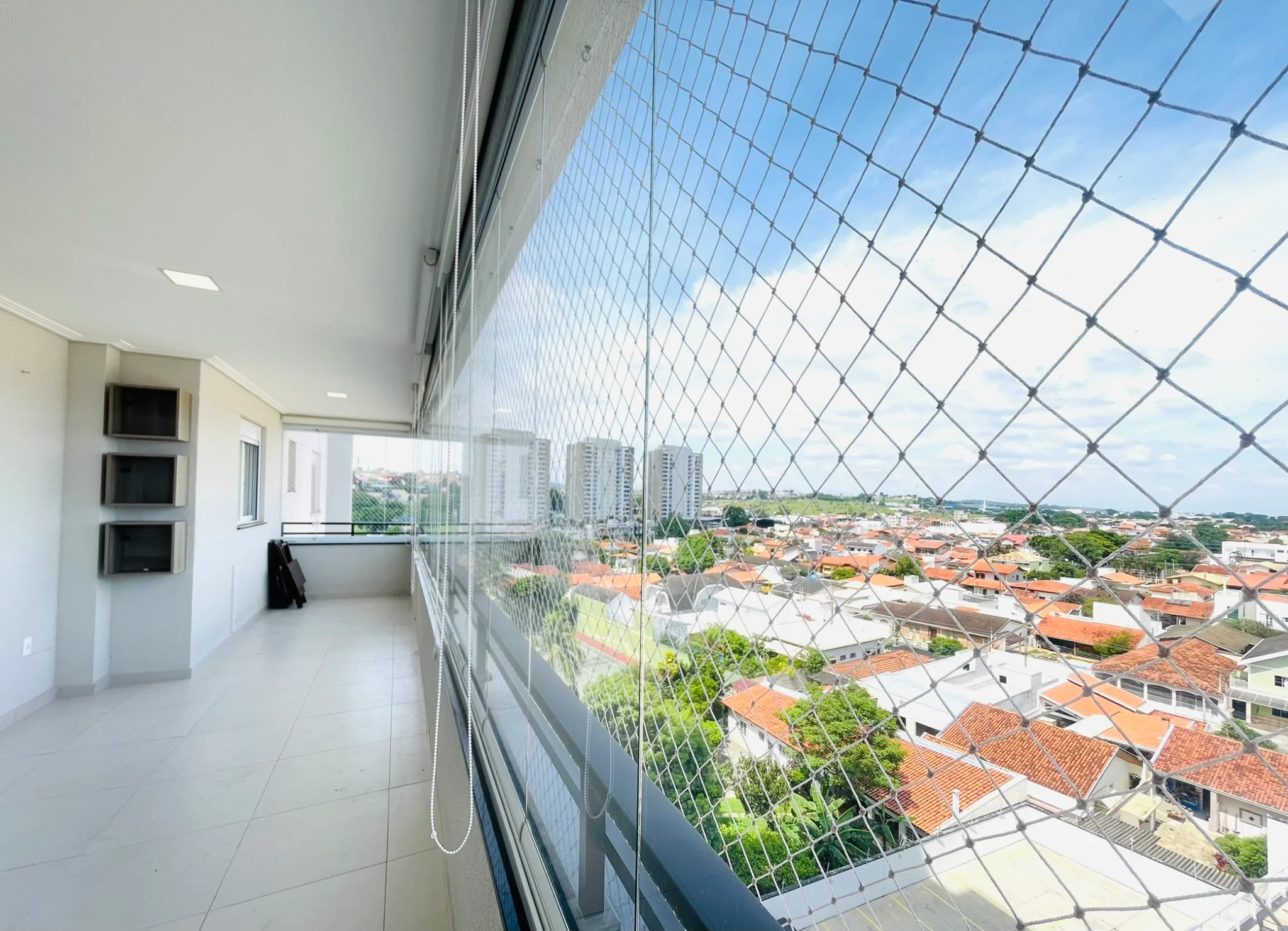 Apartamento à venda com 3 suítes no Condomínio Gran Terrace em Taubaté/SP. 