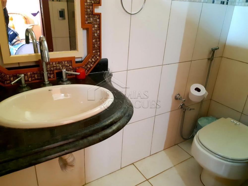 Casa à venda com 6 dormitórios no Condomínio Chácaras Cataguá em Taubaté/SP.