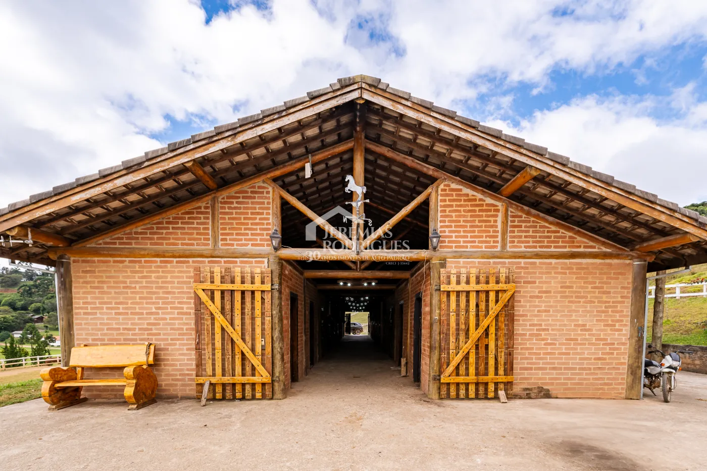 Fazenda com 2.904.000 m² - Sapucaí-Mirim - MG