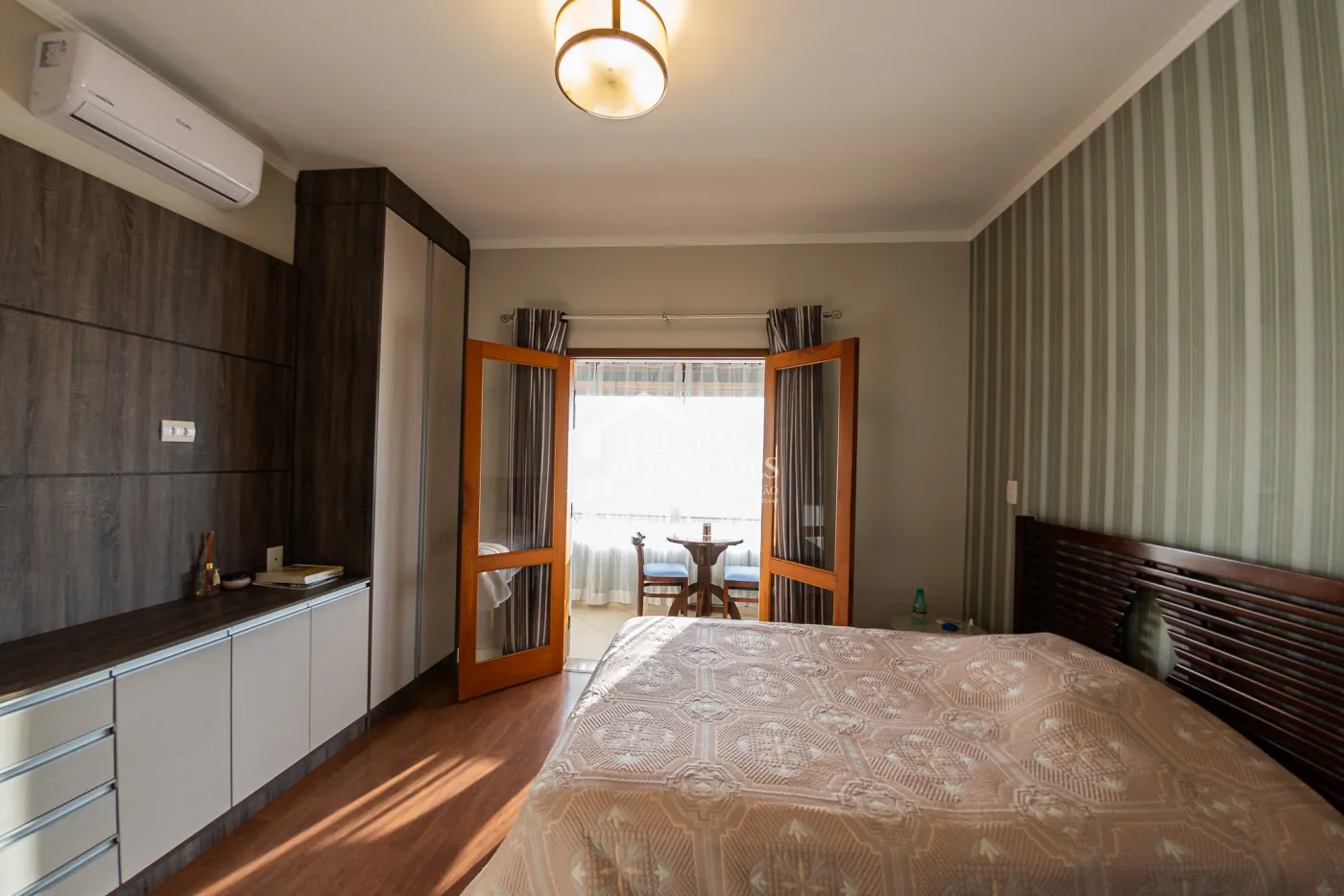 Casa à venda no Condomínio Colonial Village I em Pindamonhangaba/SP