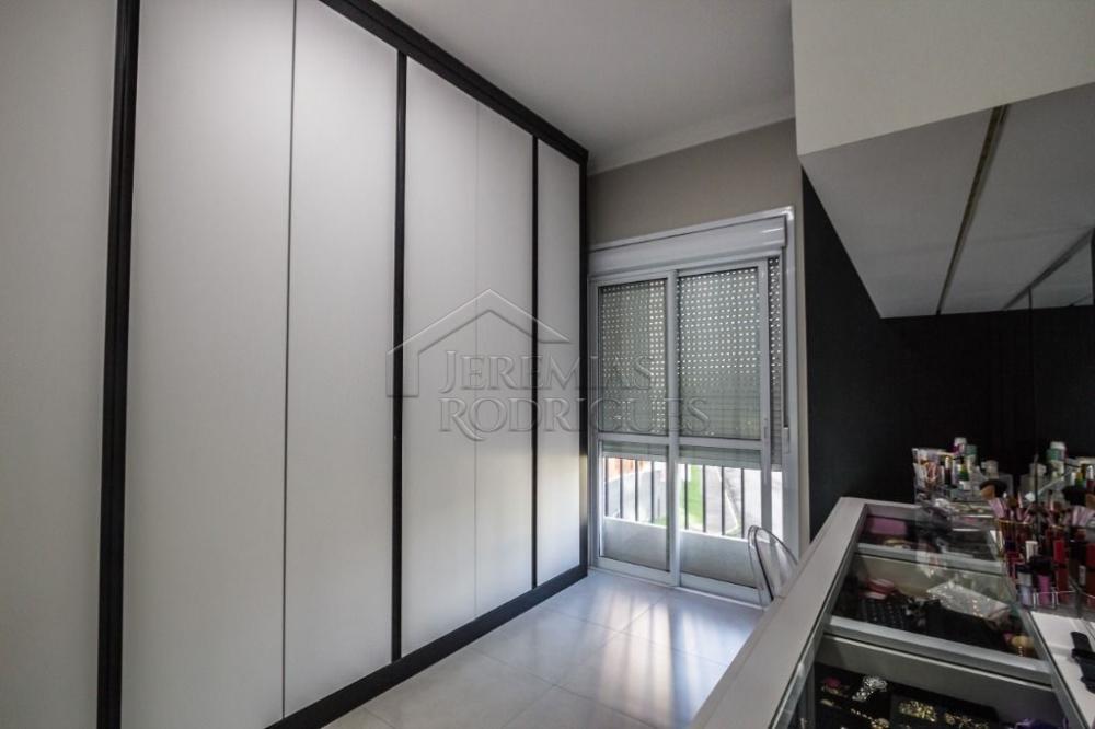 Apartamento à venda com 4 suítes no Condomínio Des Arts em Taubaté. 