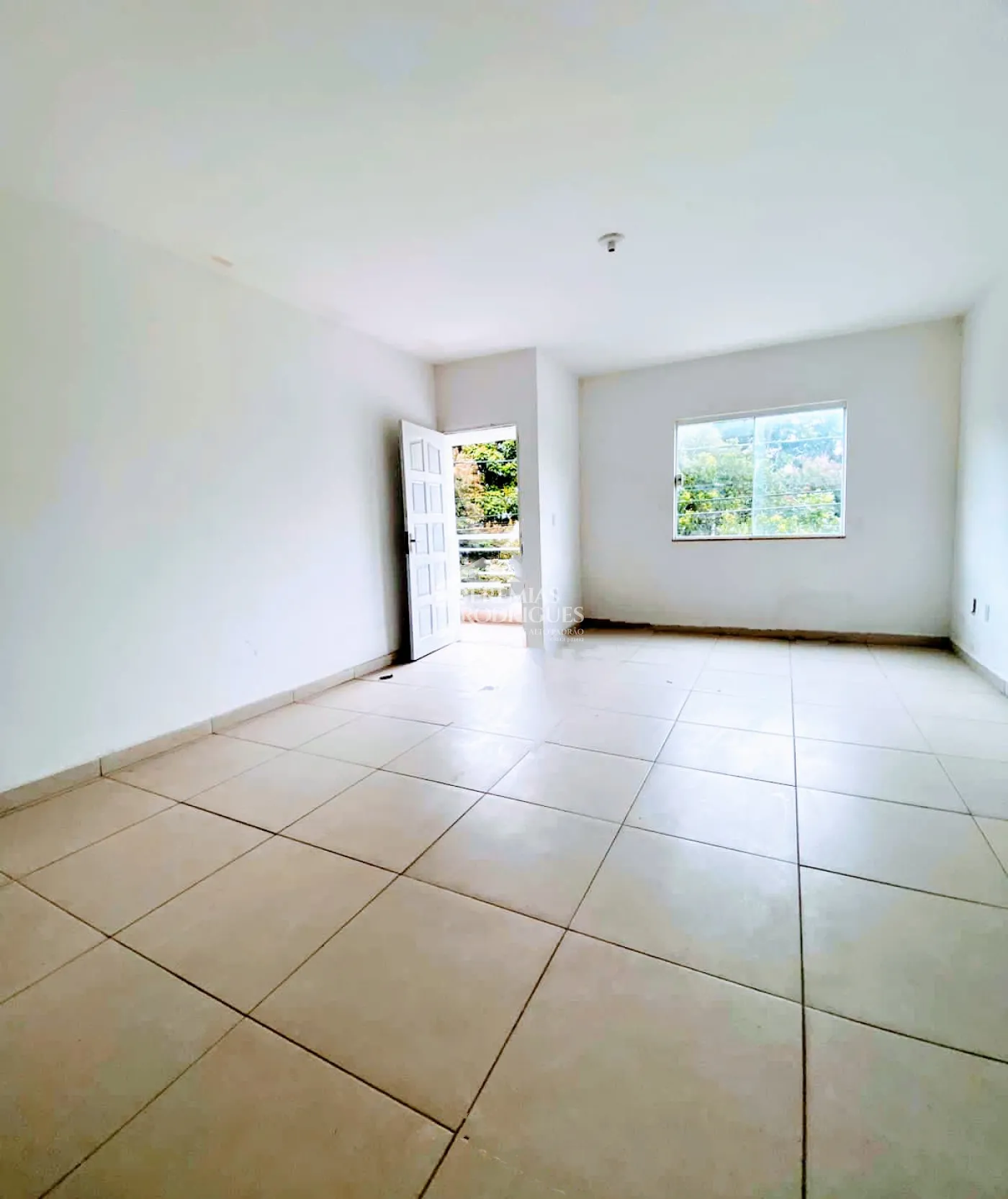 Prédio Comercial e Residencial com 720 m² no bairro Residencial Portal da Mantiqueira em Taubaté/SP
