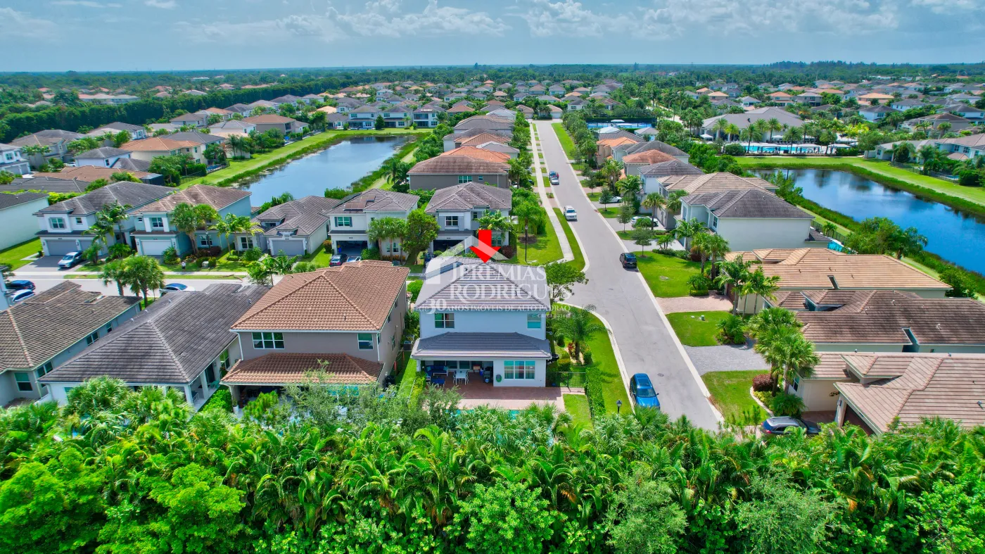 Casa com 4 dormitórios - Condomínio Dakota - Miami/ Flórida