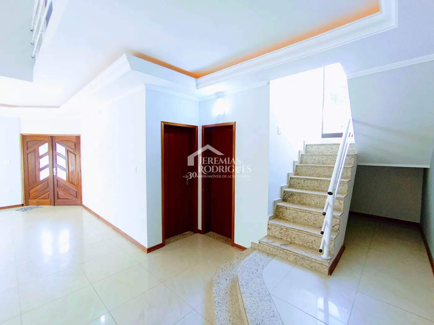 Casa para venda e locação com 4 dormitórios no Condomínio Campos do Conde I em Tremembé/SP