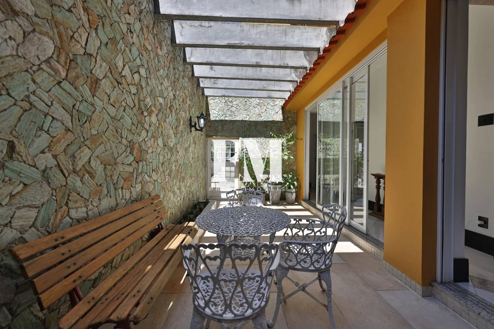 Santa Teresa | 6 Quartos (3 Suítes) | 1.100m² de Terreno com Piscina e Vista para a Natureza - foto 44