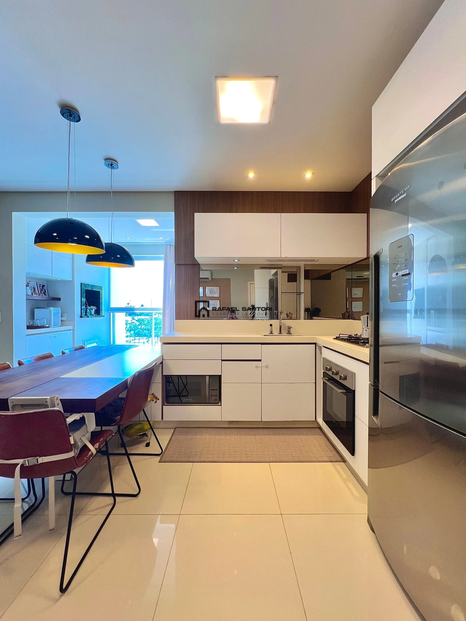 APARTAMENTO MOBILIADO NA DIVISA COM O CENTRO