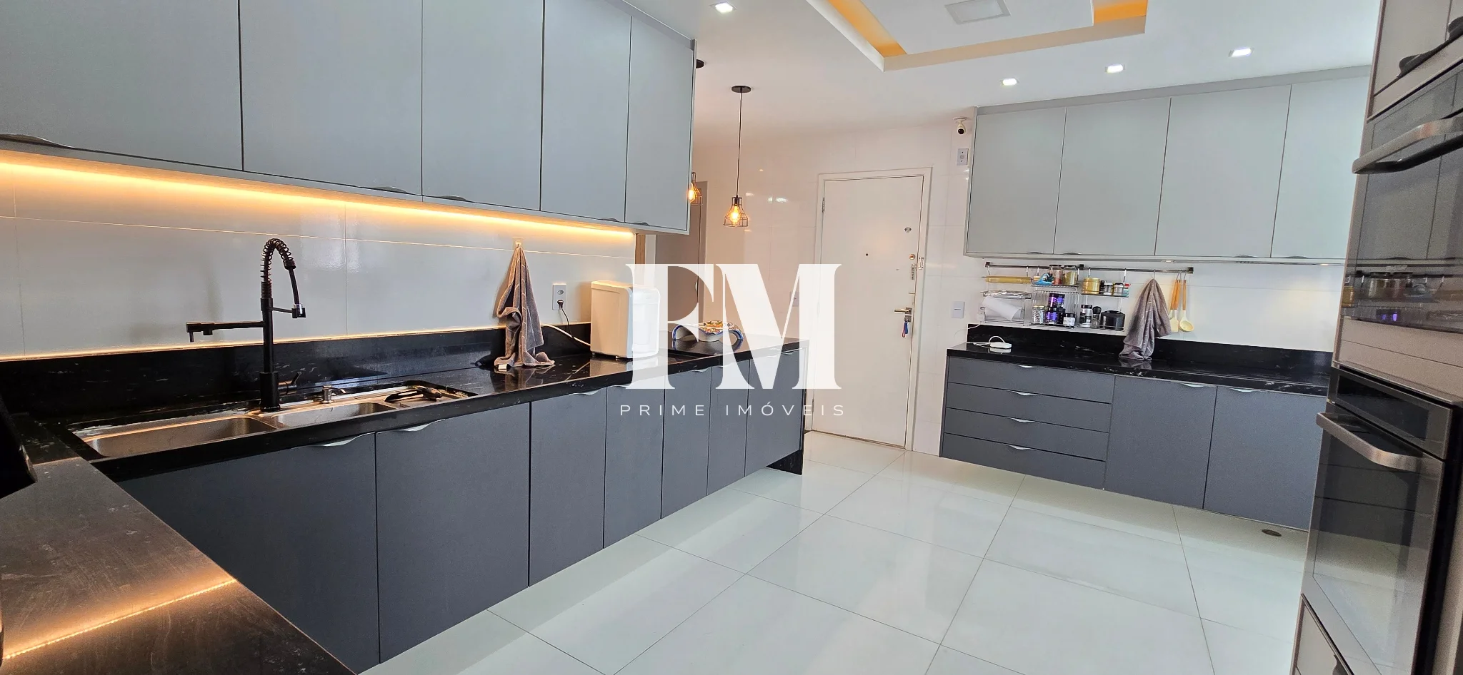OPORTUNIDADE! Apartamento espetacular, todo  modernizado à venda na Rua Figueiredo Magalhães, Copacabana. - foto 20