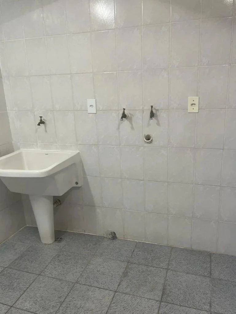 Casa GRANDE, 153m², Térrea com 03 quartos, 02 Vagas de Garagem Coberta, para locação no Jardim Ipê 4, São Bernardo do Campo - SP