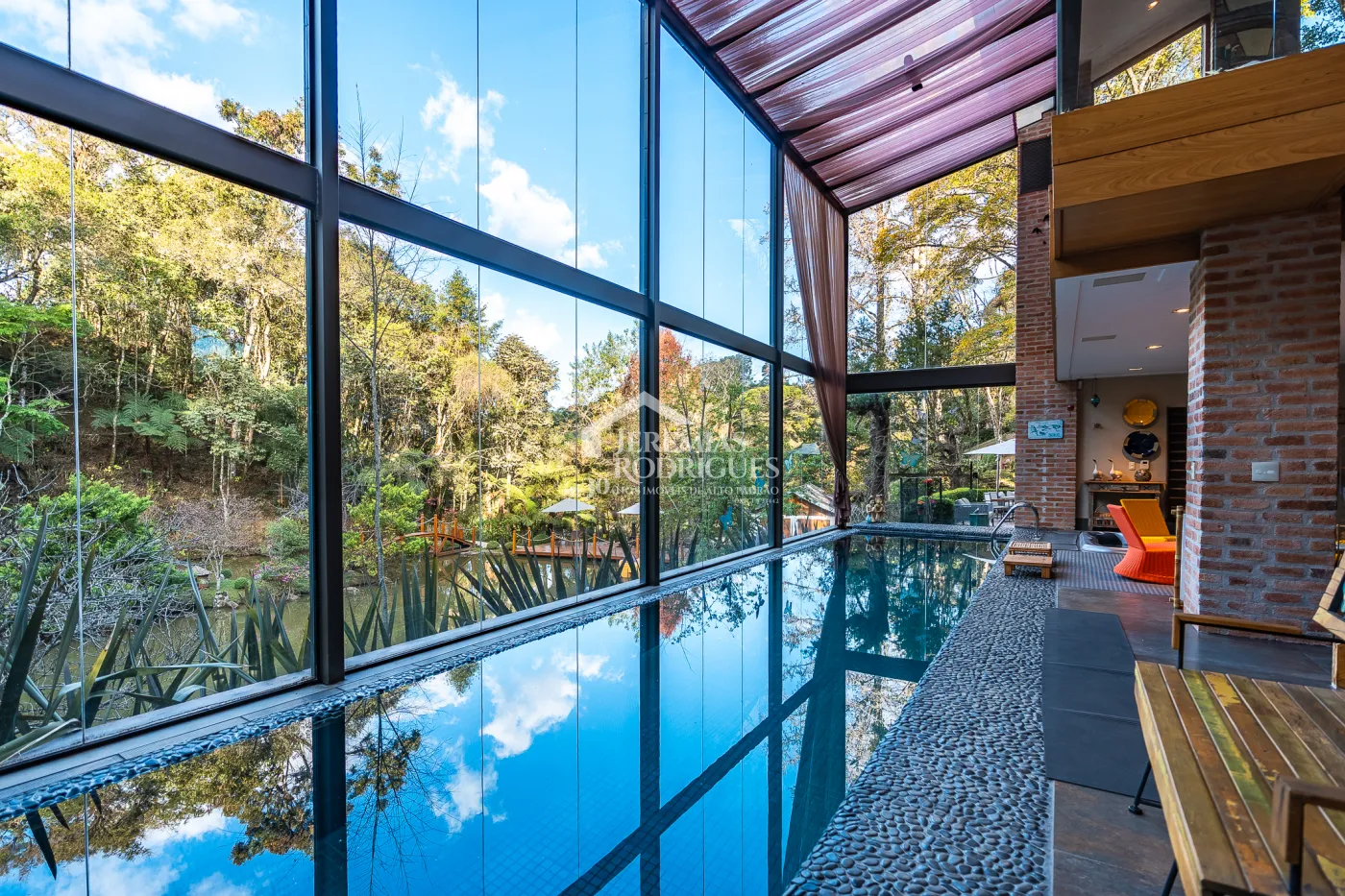 Casa com 7 suítes, 770 m² - Pedra do Fogo - Campos do Jordão/SP.