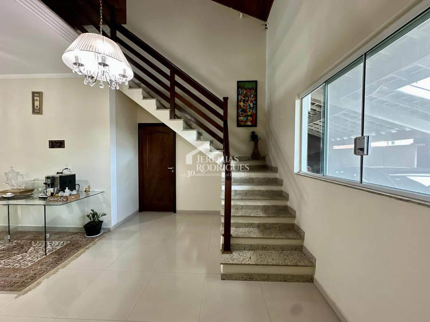 Casa comercial com 320 m² - Chácara Guizard - Taubaté/SP.