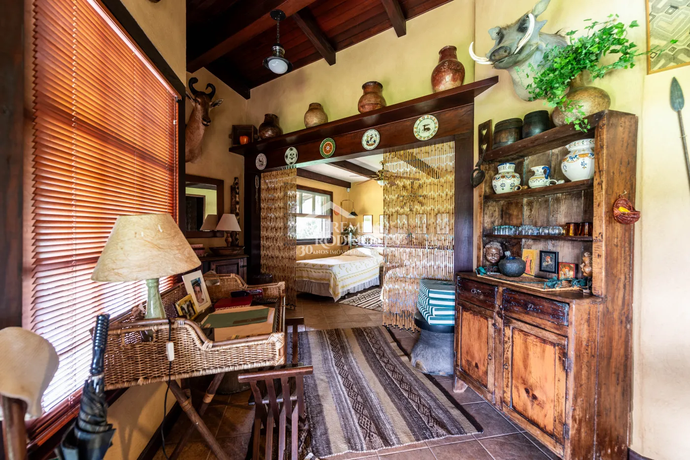 Sitio com 9 suítes, 2.600 m² - Piracaia/SP.