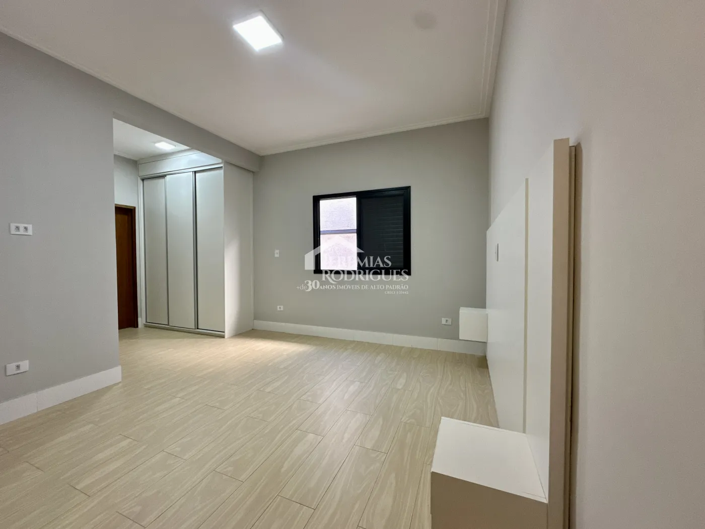 Casa para locação com 3 dormitórios no Condomínio Parque das Araucárias em Tremembé/SP
